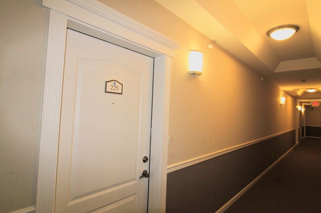 Building Photo - 2 br, 2 bath House - 225 Fountain View