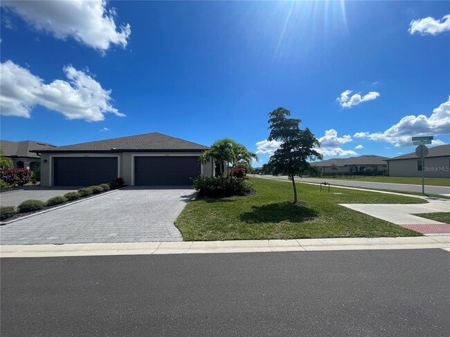 Building Photo - 1912 Saddlewood Cir
