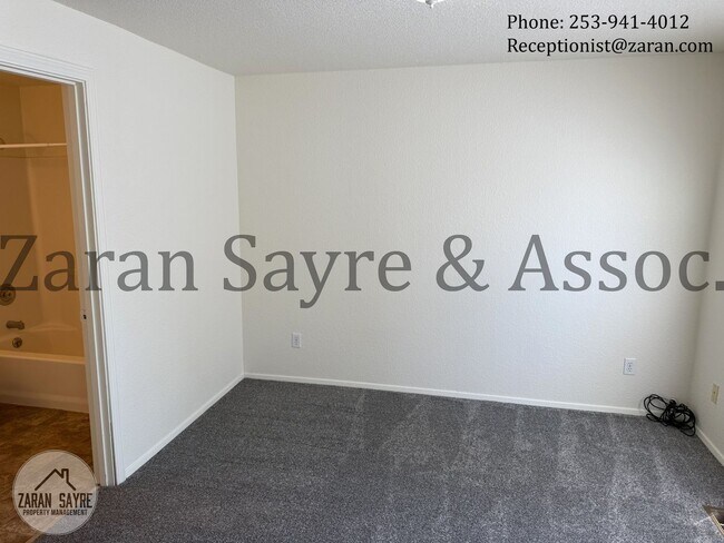 Building Photo - 756 - Three Bedroom, Three Bath in Auburn!