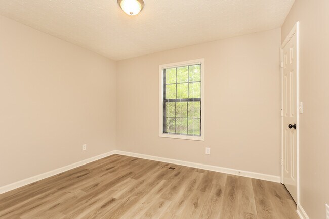 Building Photo - 164 Cedarwood Ct