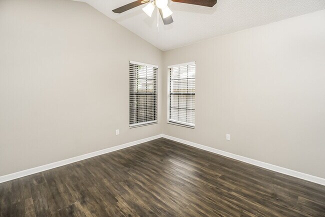 Building Photo - 1045 Piedmont Oaks Dr