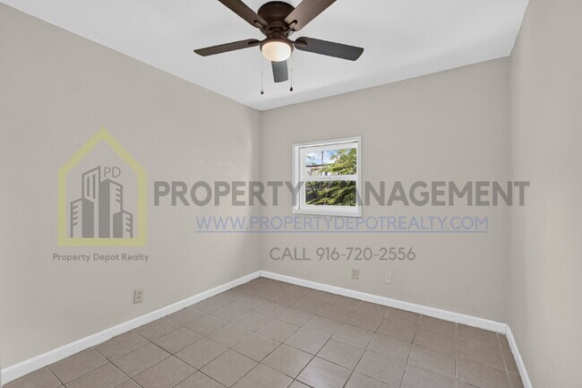 Building Photo - Spacious 3-Bed, 2-Bath Haven in Sacramento