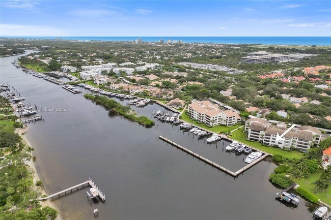 Building Photo - 925 Oak Harbour Dr