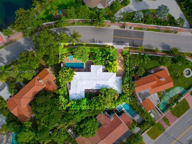 Building Photo - 2840 Flamingo Dr