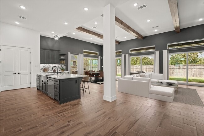 Building Photo - 3607 Wellborn Dr