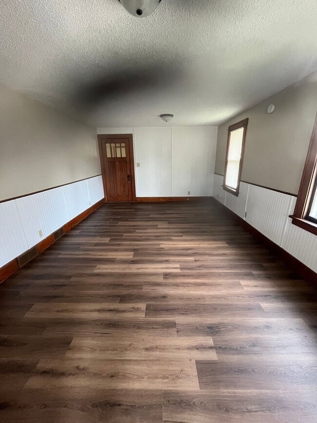Building Photo - Cute 2 bedroom bungalow $795