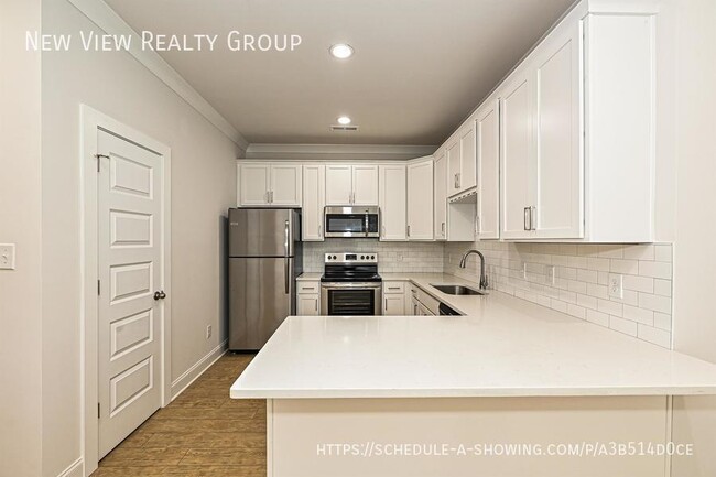 Building Photo - 1706 Club Rd