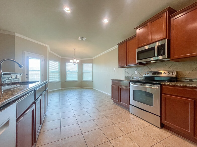 Building Photo - 6617 Cascade Dr