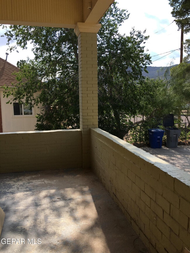 Building Photo - 3419 La Luz Ave