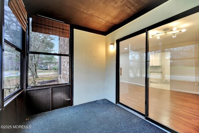 Building Photo - 177 Amberly Dr