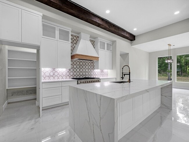 Building Photo - 887 Rd 660