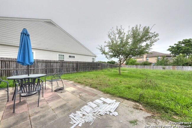 Building Photo - 3 Bedroom/2.5 Bathroom Home Located in Bentwood Ranch