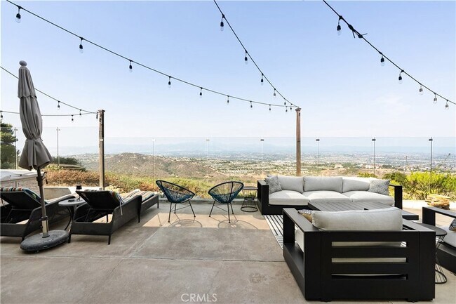 Building Photo - 3230 Tyrol Dr