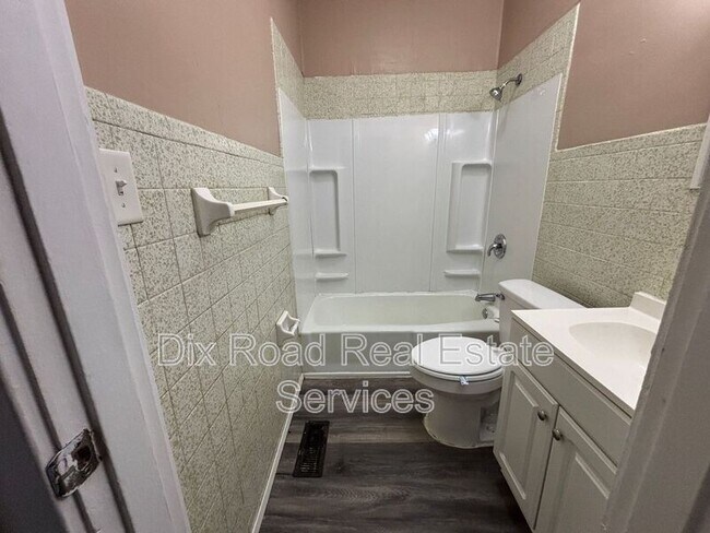 Building Photo - 2310 S Sutphin St