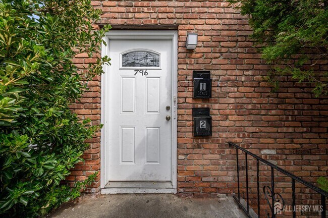 Building Photo - 796 Inman Ave