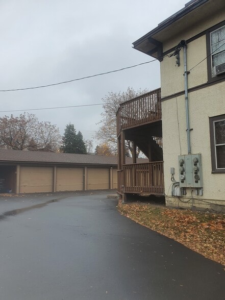 Building Photo - 812 Capitol Hts