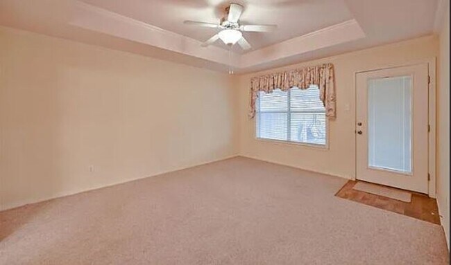 Building Photo - Super Cute 3 Bedroom Home in the Heart of Waxahachie