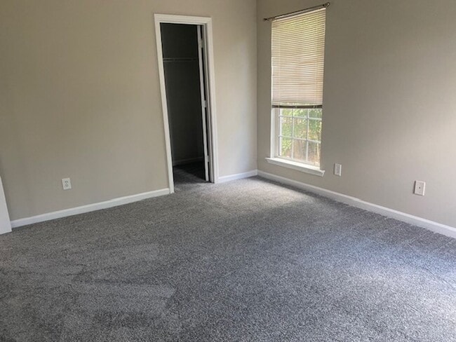Building Photo - Home in McDonough