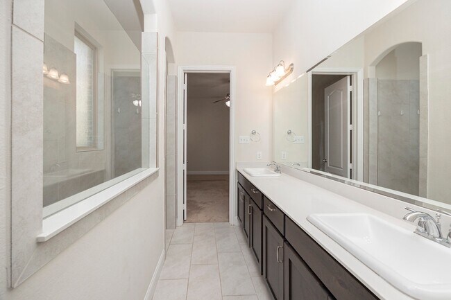 Building Photo - 5313 Basham Ln