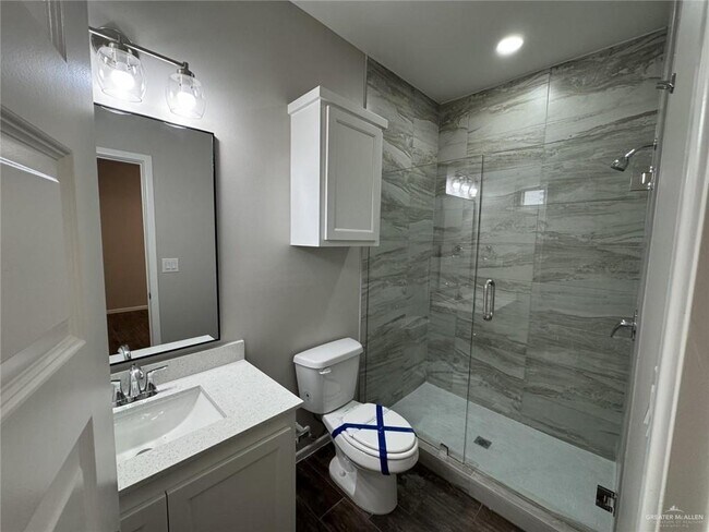 Building Photo - 1612 Canelo Dr