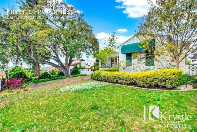 Building Photo - 110 Camino Alto