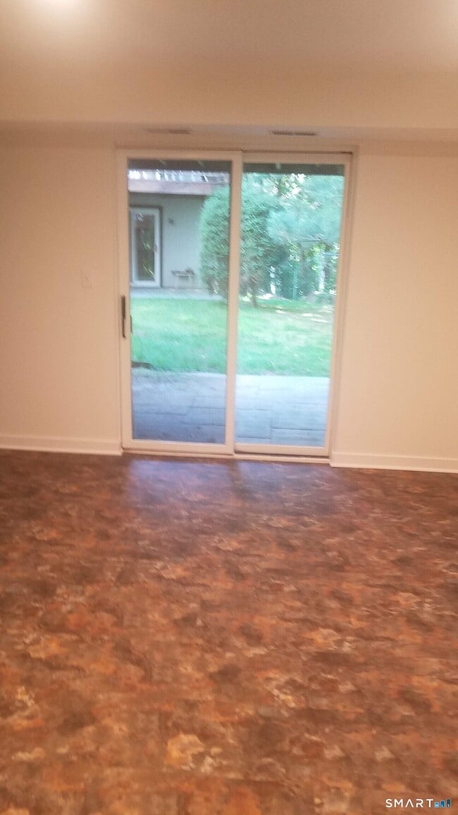 Building Photo - 6 Timberline Dr