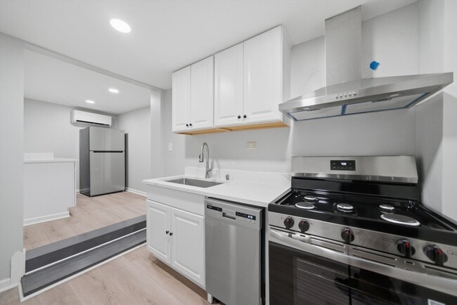 Building Photo - 1624 S 59th Ct