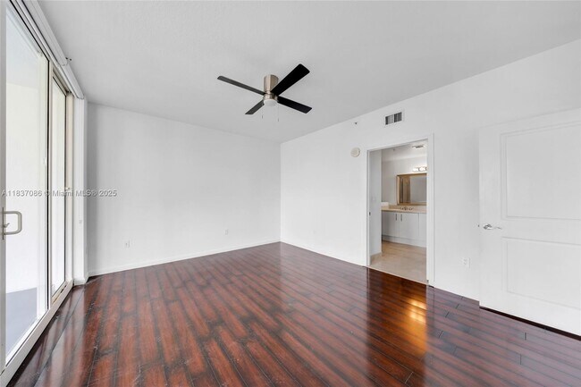 Building Photo - 7914 Harbor Island Dr