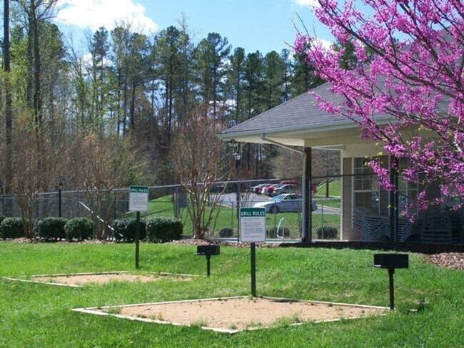 Building Photo - 303 Smith Level Rd
