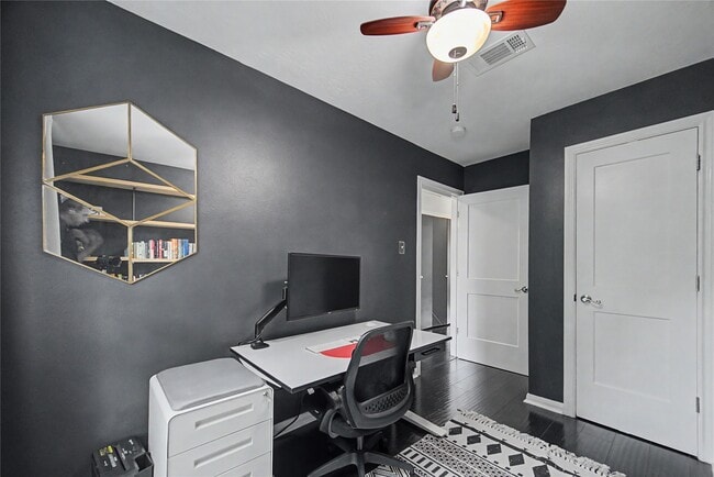 Building Photo - 1104 Buckner St