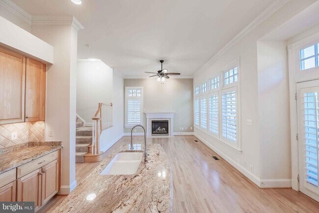 Building Photo - 2303 Sawtooth Oak Ct