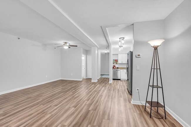 Building Photo - 200 Market St