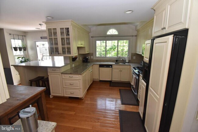 Building Photo - 6506 Susan Barkley Ct