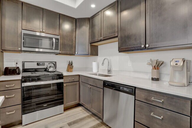 Building Photo - 3719 Venice Grove