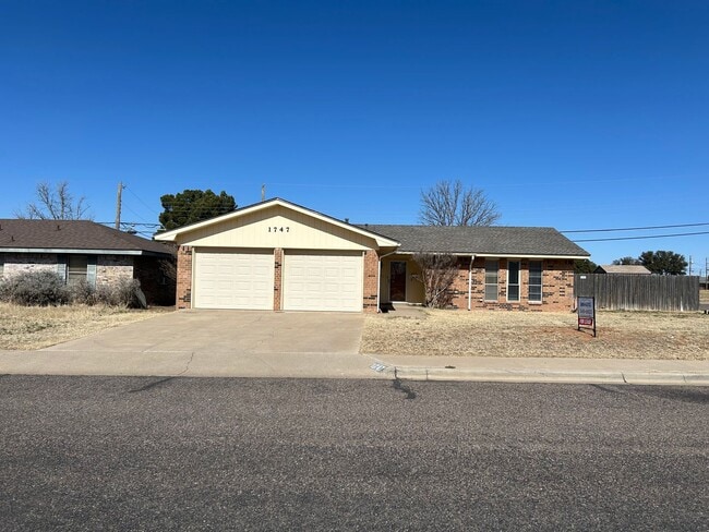 Building Photo - Beautiful Home on a Corner Lot