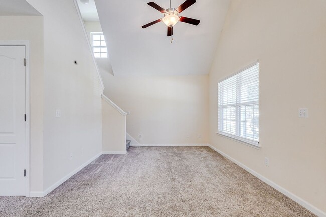 Building Photo - Unique 4BR Home with Private Upstairs Suite & Kitchenette in Georgetown