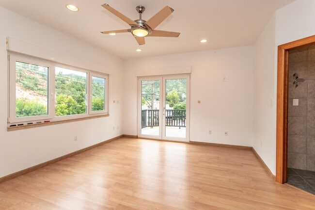 Building Photo - Charming 3-Bed, 2-Bath Home in Manitou Spr...