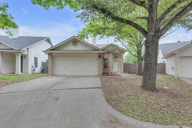 Building Photo - 1708 Royal Ascot Dr