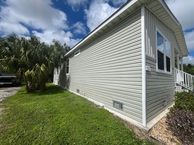 Building Photo - 172 Eland Dr