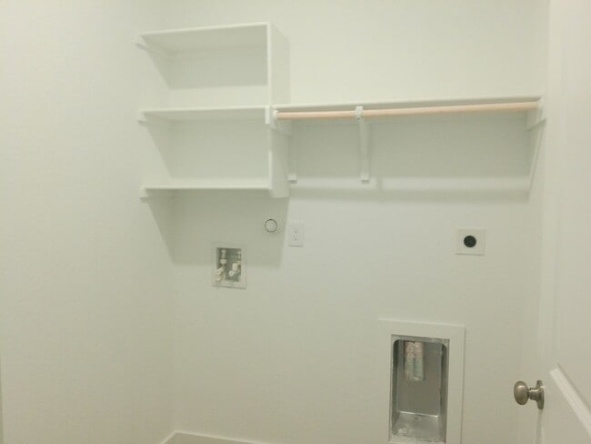 Building Photo - 2846 Westeros St