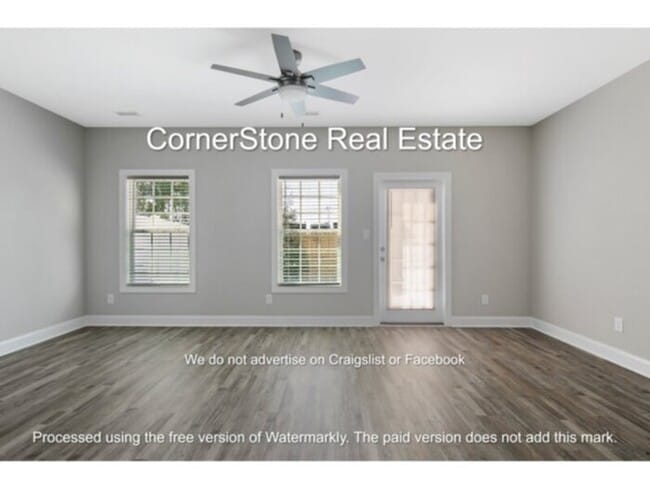 Building Photo - 2854 Little Dr