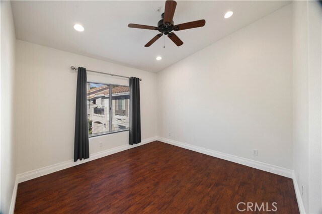 Building Photo - 202 California Ct