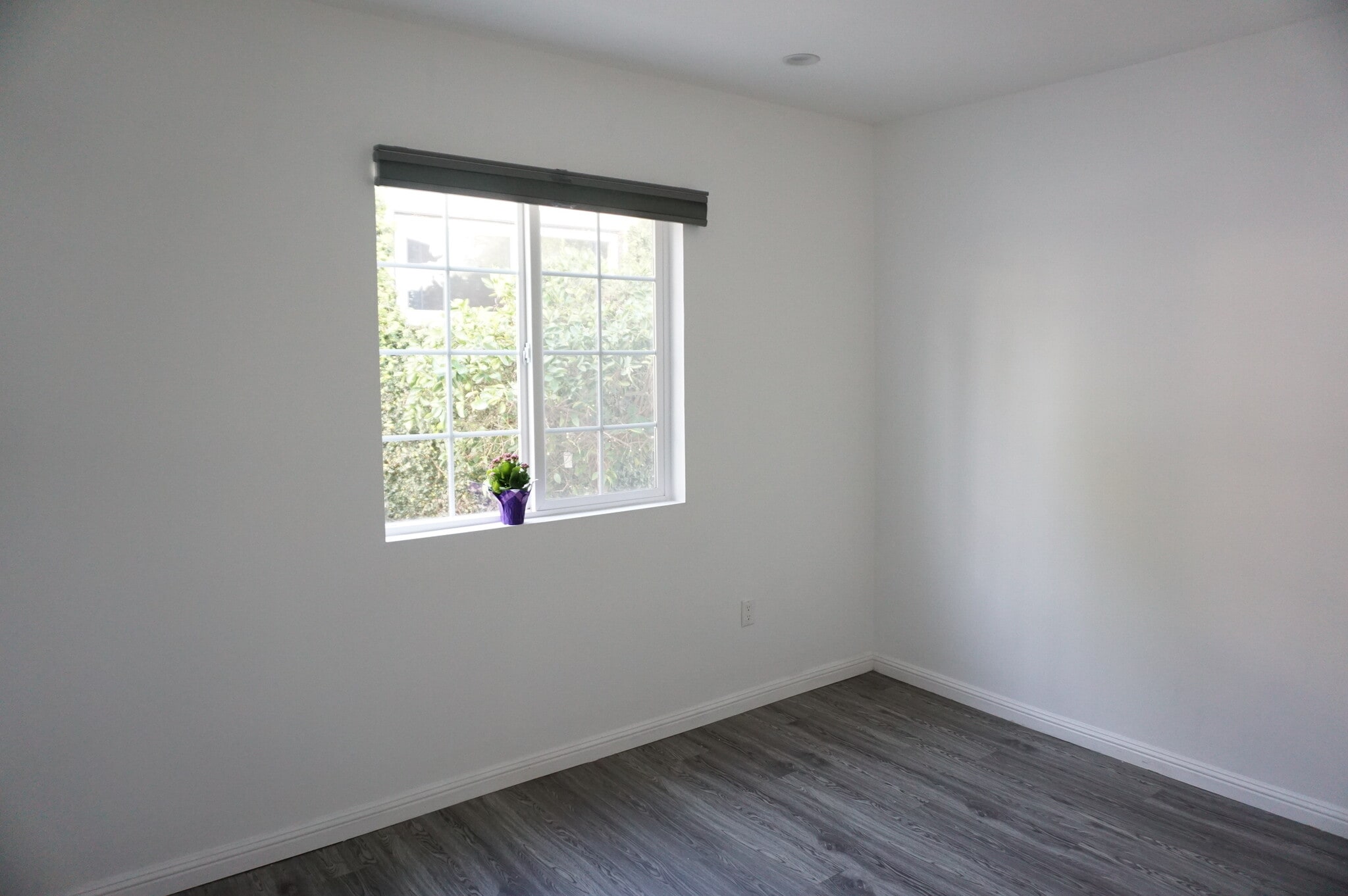 Building Photo - 14820 Devonshire St