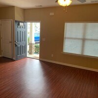 Building Photo - Townhome Condo