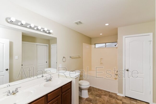 Building Photo - 261 Perch Manor