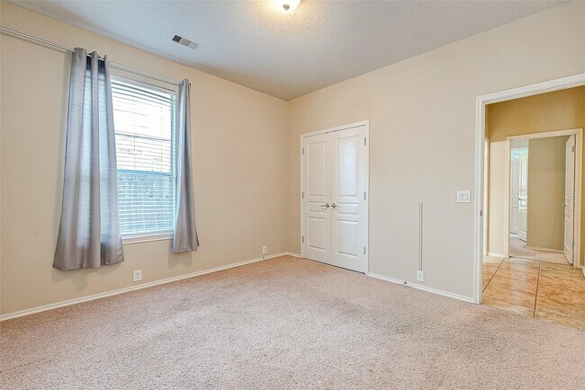 Building Photo - 10011 Terrance Springs Ln