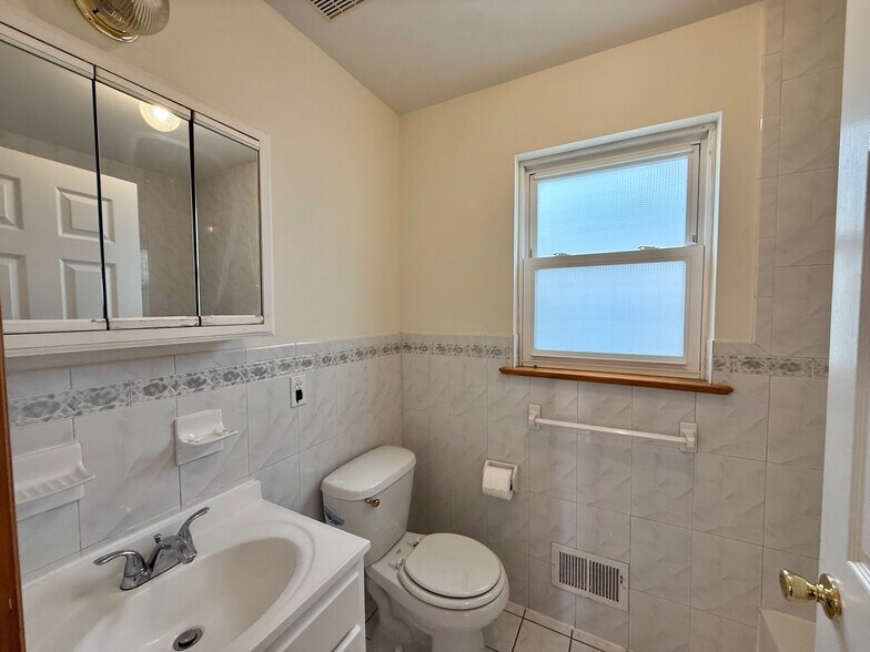 Building Photo - 725 Jersey St