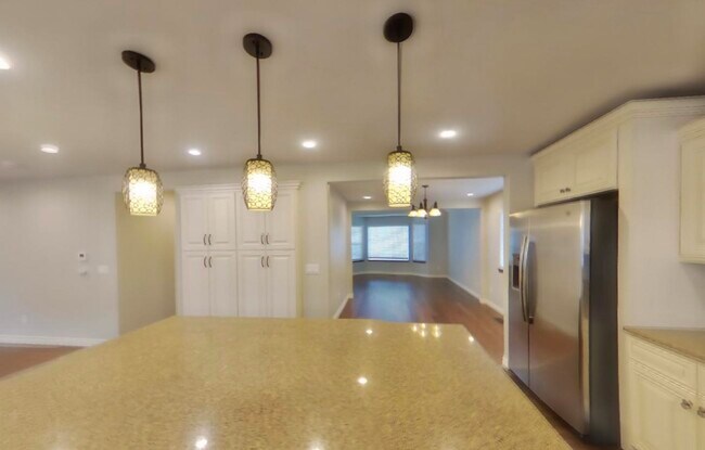 Building Photo - Beautiful Home Ready For Rent!