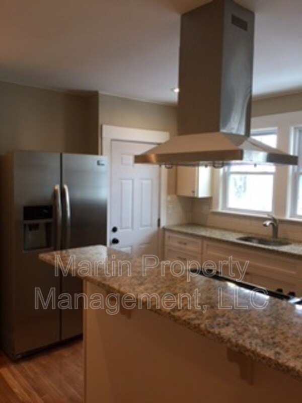 Building Photo - 116-118 White Street