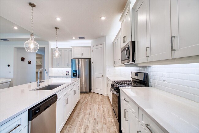 Building Photo - 10407 SW Aquila Wy